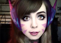 国外萌妹COS守望先锋D.va 相似度超高