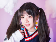 LPL美女解说骆歆被“黑” 这是得罪灯光师了?