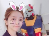 【每日G点】王思聪一言未发解决“2000万” 讨薪女主播尹素婉反惹一身臊
