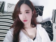 斗鱼性感女主播变身知心大姐姐?称想跟粉丝说悄悄话