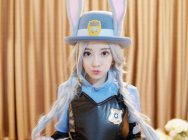 【妹力Max】LOL主播冯提莫COS“朱迪兔”,网友直呼想犯罪