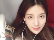【每日G点】LOL解说Rita小姐姐生日秀玫瑰花 早已名花有主?