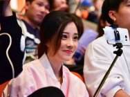 【每日G点】冯提莫能混到斗鱼一姐全靠学历高?网友猜测她是研究生
